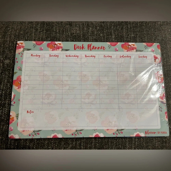 NWT Large Desk Planner - Picture 2 of 6